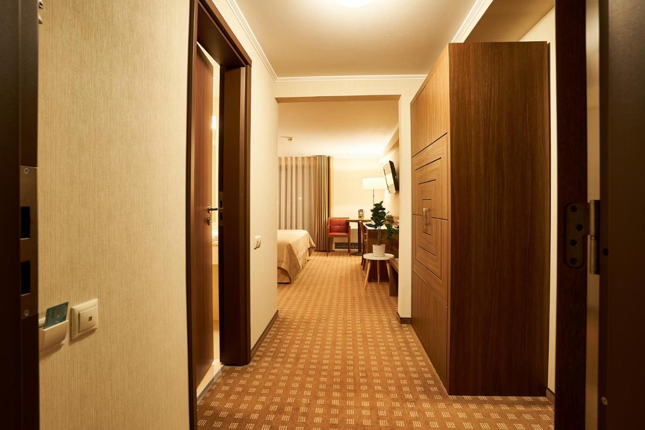 Petrodava One Piatra Neamţ Exterior foto