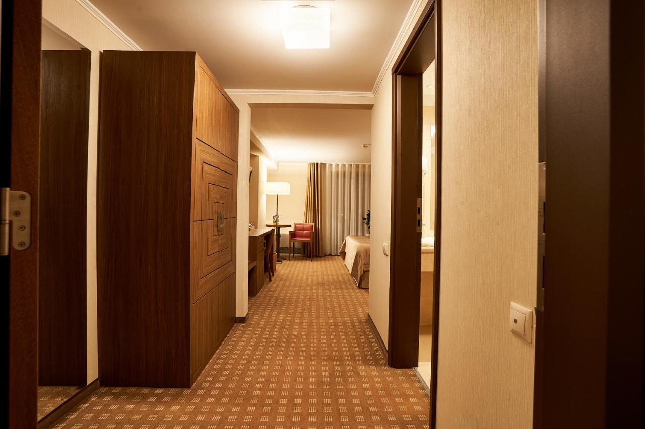 Petrodava One Piatra Neamţ Exterior foto